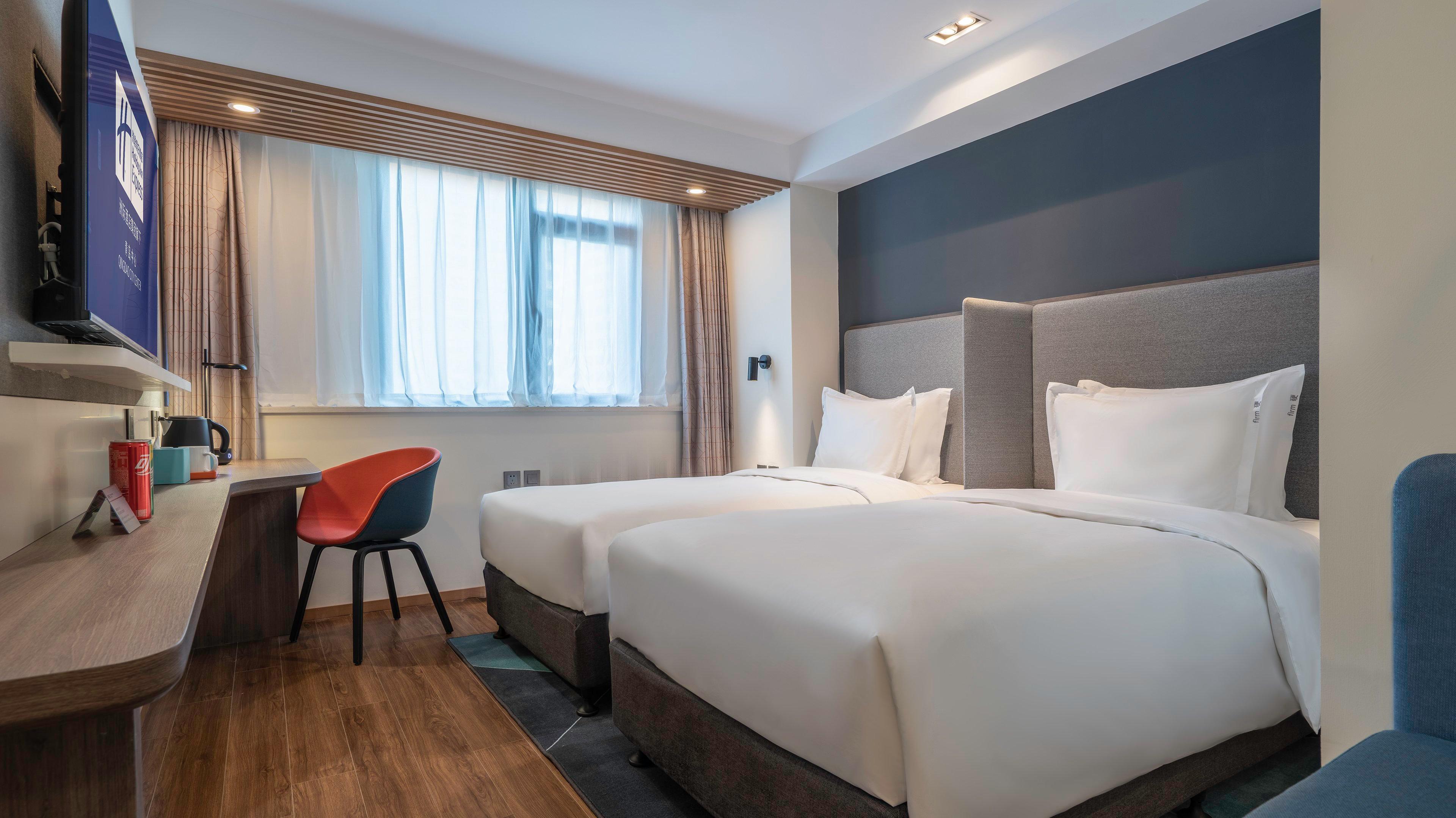 Holiday Inn Express Qingdao City Center By Ihg Exterior photo
