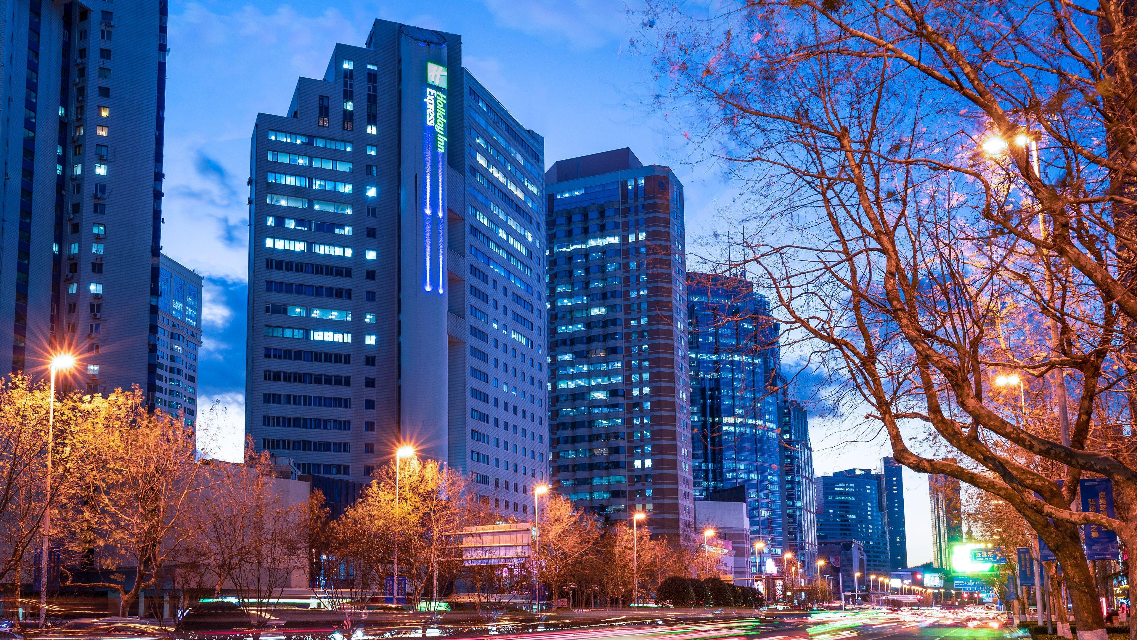 Holiday Inn Express Qingdao City Center By Ihg Exterior photo