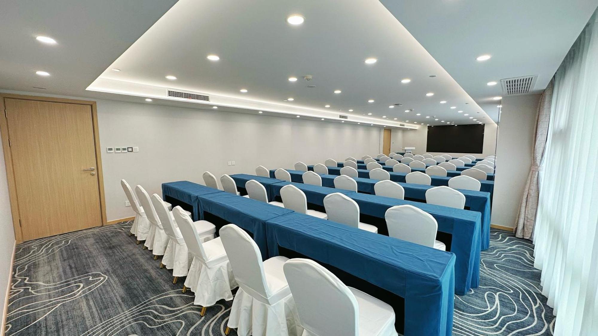 Holiday Inn Express Qingdao City Center By Ihg Exterior photo