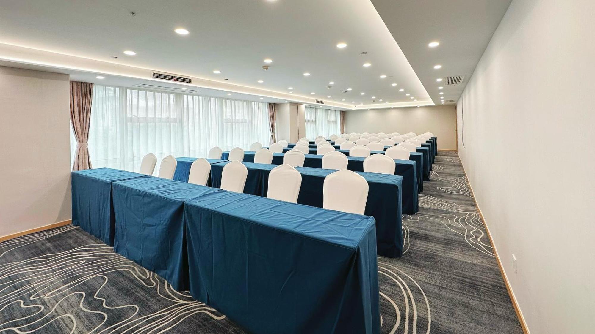Holiday Inn Express Qingdao City Center By Ihg Exterior photo