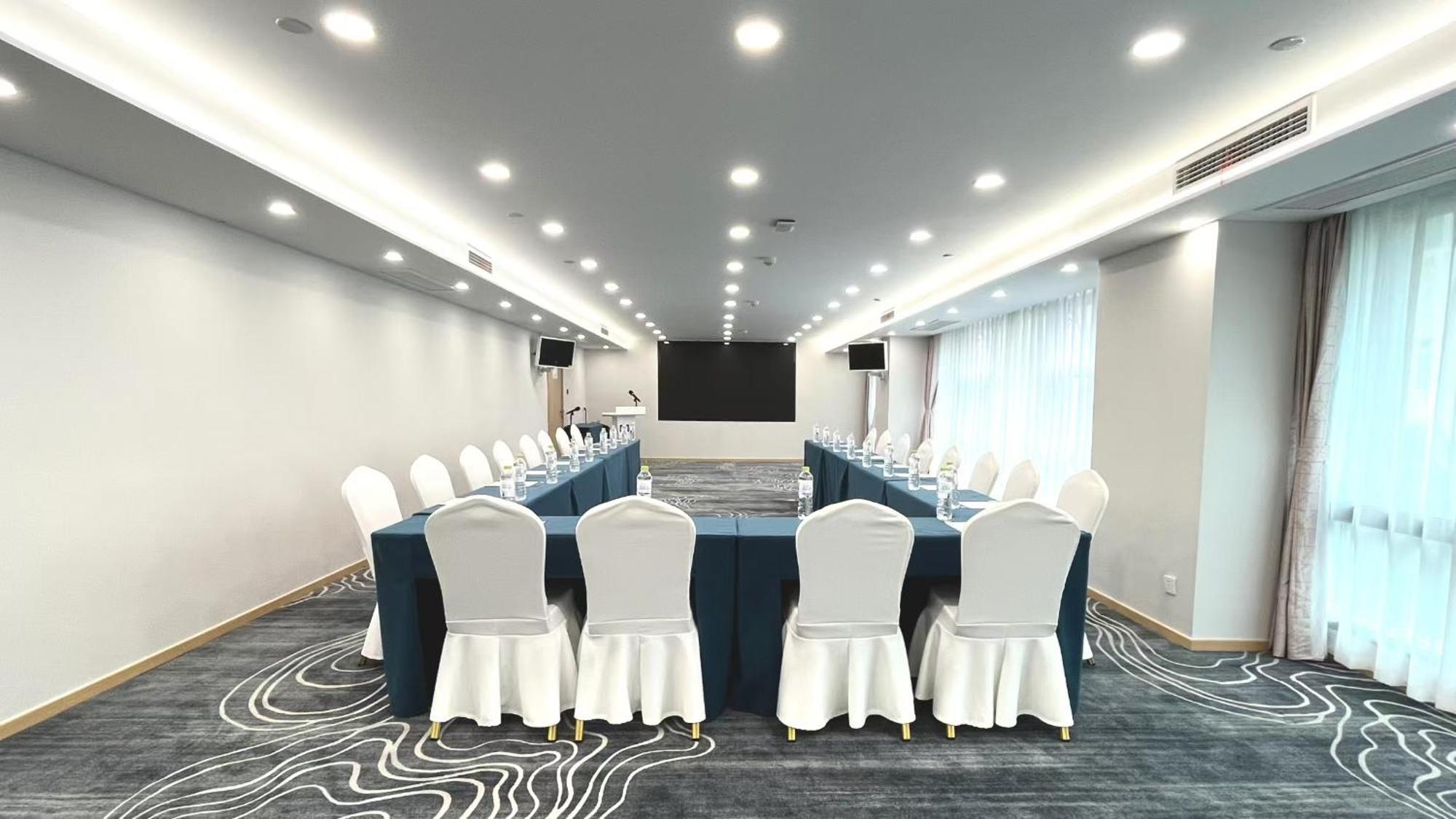 Holiday Inn Express Qingdao City Center By Ihg Exterior photo